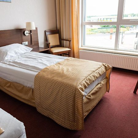 Hotel Police Police Mostowe Екстер'єр фото
